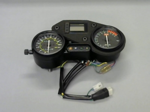 TÄYD. MITTARISTO RS125 02->