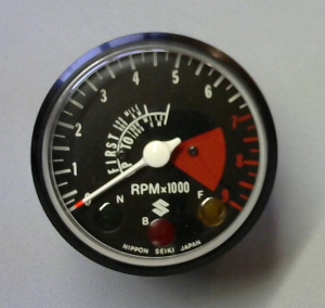 KIERROSLUKU MITTARI T500